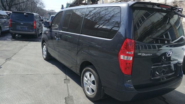 Купить микроавтобус Хюндай Старекс 4wd в Москве 2017 г.