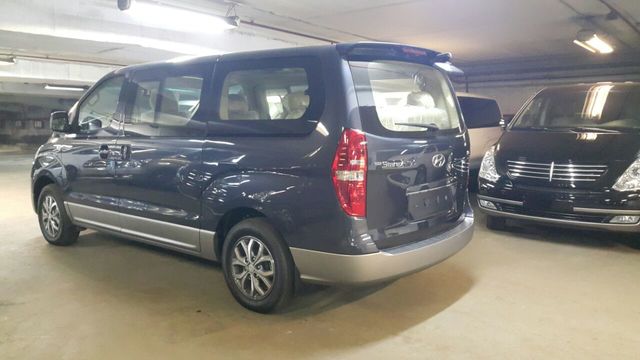 Купить микроавтобус Хюндай Старекс 4wd в Москве