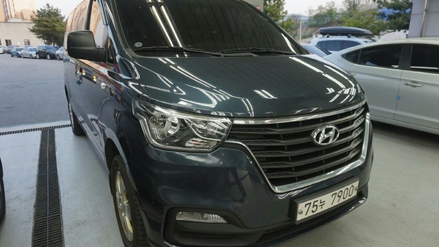 Купить микроавтобус Hyundai Grand Starex ⁠⁠URBAN ⁠SPECIAL 4wd в Москве
