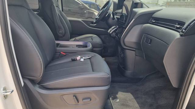 Купить ⁠⁠⁠⁠Hyundai Staria ⁠⁠Lounge INSPIRATION 2021 полный привод в Москве