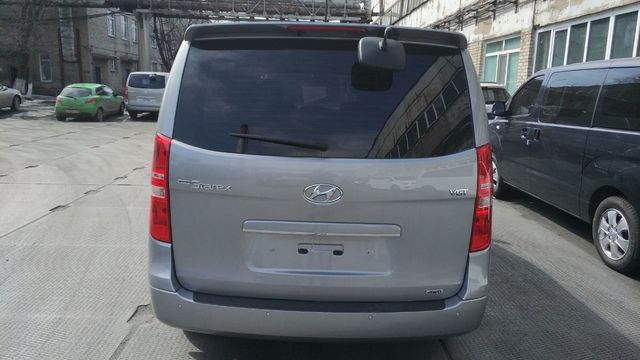 Купить микроавтобус Хюндай Старекс 4wd в Москве