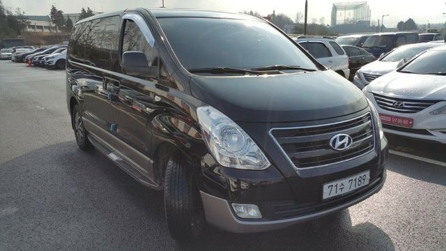 Купить микроавтобус Старекс 4wd в Москве