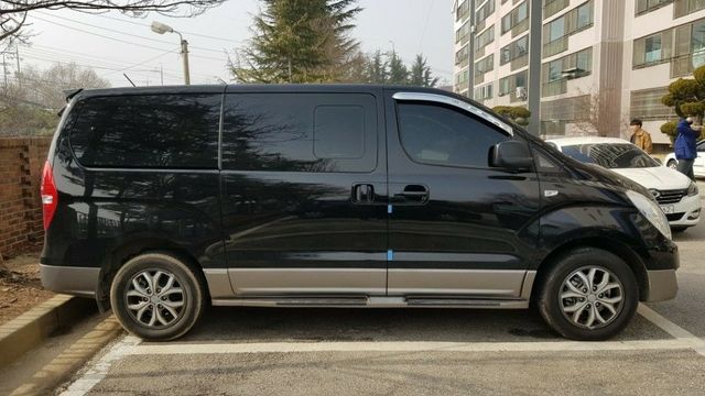 Купить микроавтобус Хюндай Старекс 4wd в Москве 2016 г.