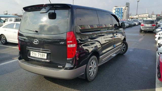 Купить микроавтобус Хюндай Старекс 4wd в Москве