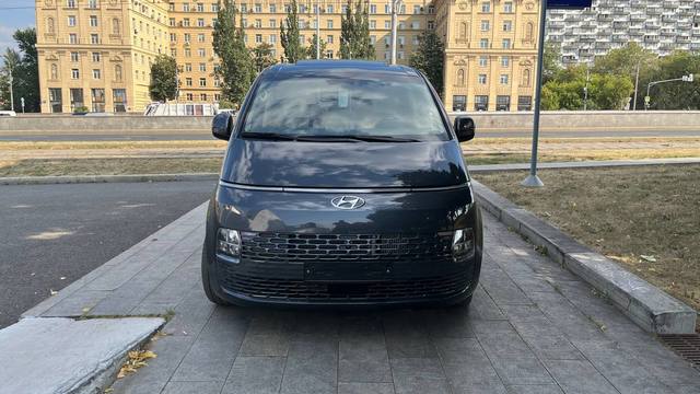 Купить ⁠⁠⁠⁠Hyundai Staria ⁠⁠Tourer 2021 полный привод в Москве