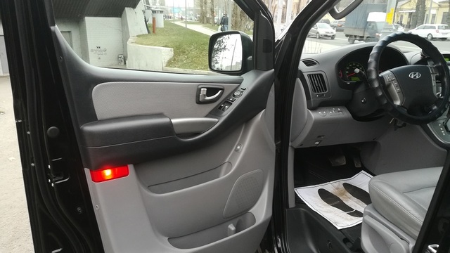Купить микроавтобус Хюндай Старекс 4wd в Москве 2015 г.