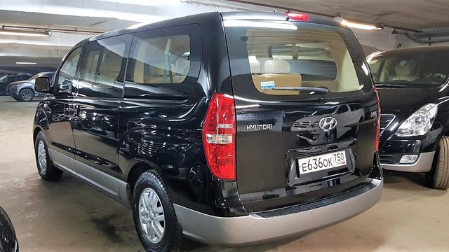 Купить микроавтобус Хюндай Старекс 2wd в Москве
