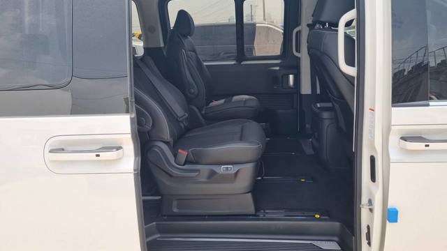Купить ⁠⁠⁠⁠Hyundai Staria ⁠⁠Lounge INSPIRATION 2021 полный привод в Москве