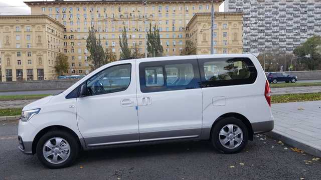 Купить микроавтобус Хюндай Старекс 4wd в Москве